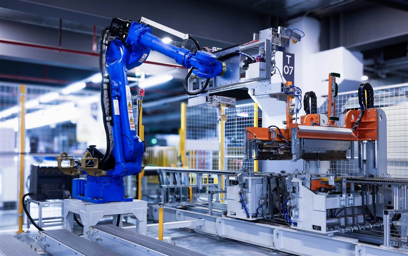 Robotic arm in an industrial automation line